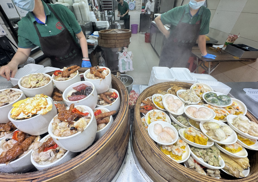 基隆街（キールンストリート) にてローカルフード実食